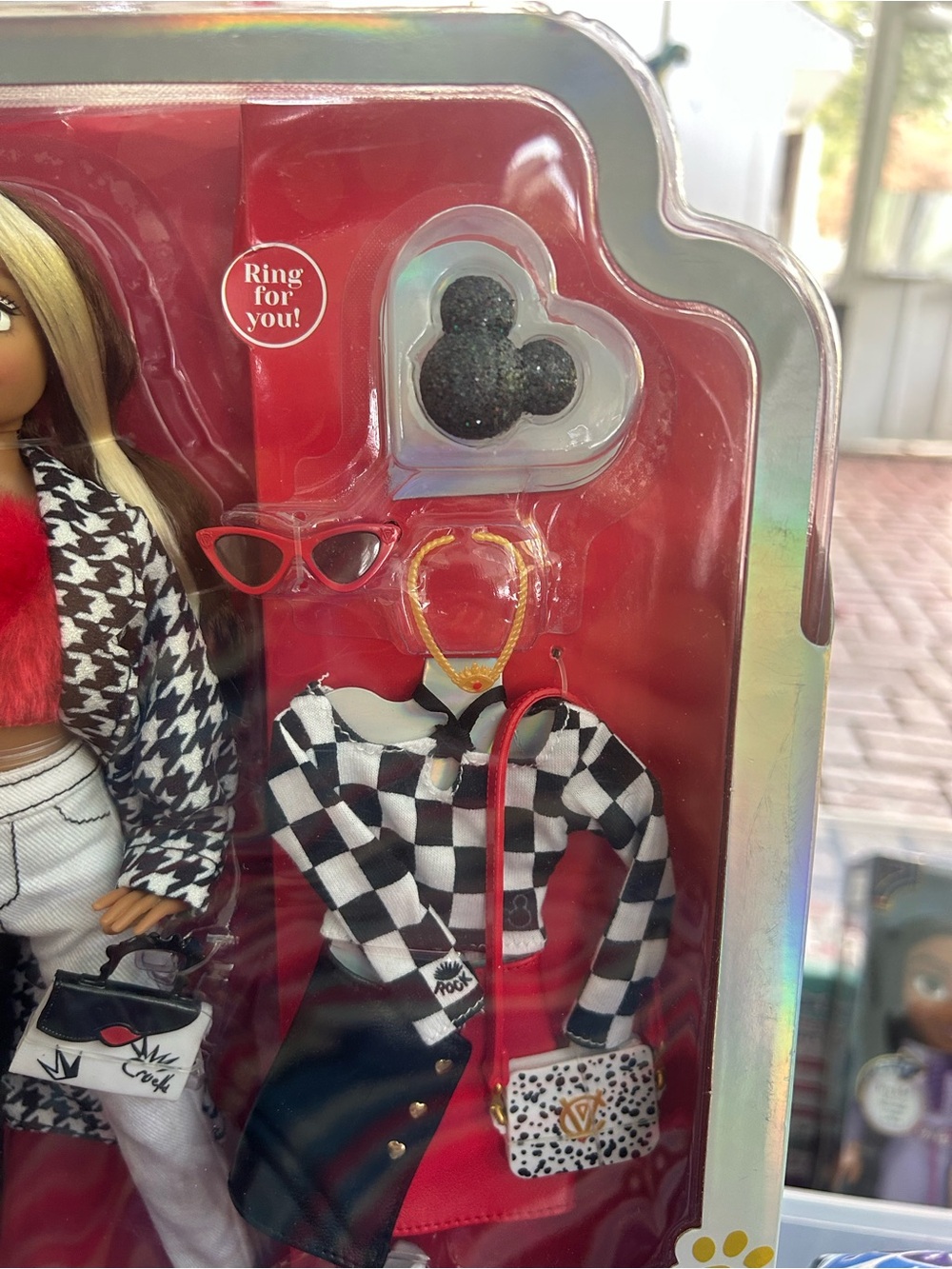 Disney ILY Cruella Fashion Doll - Black, White & Red - Picture 3 of 12